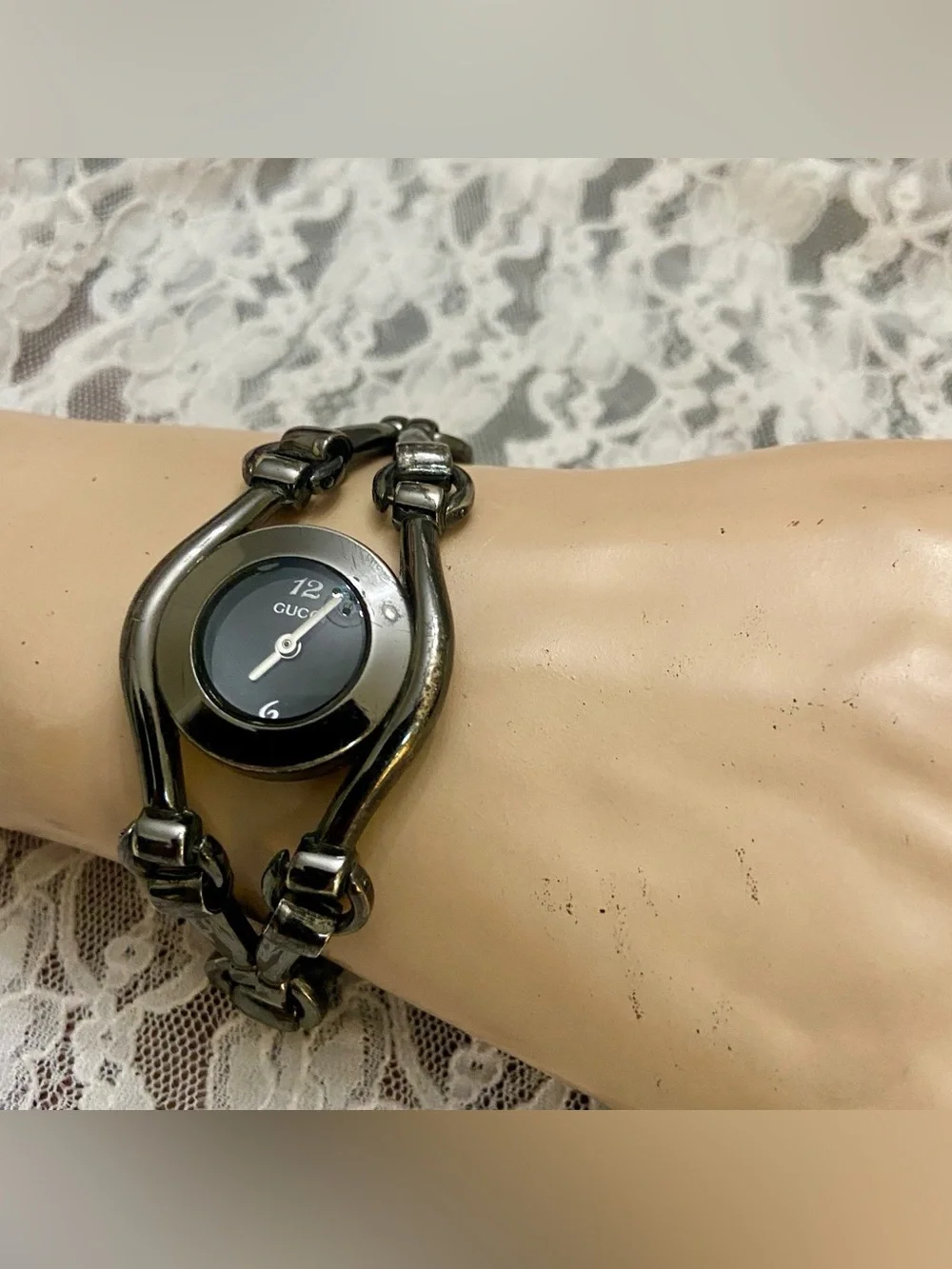 Gucci W118 Water Resistant Silver-Black Quartz Lady Watch